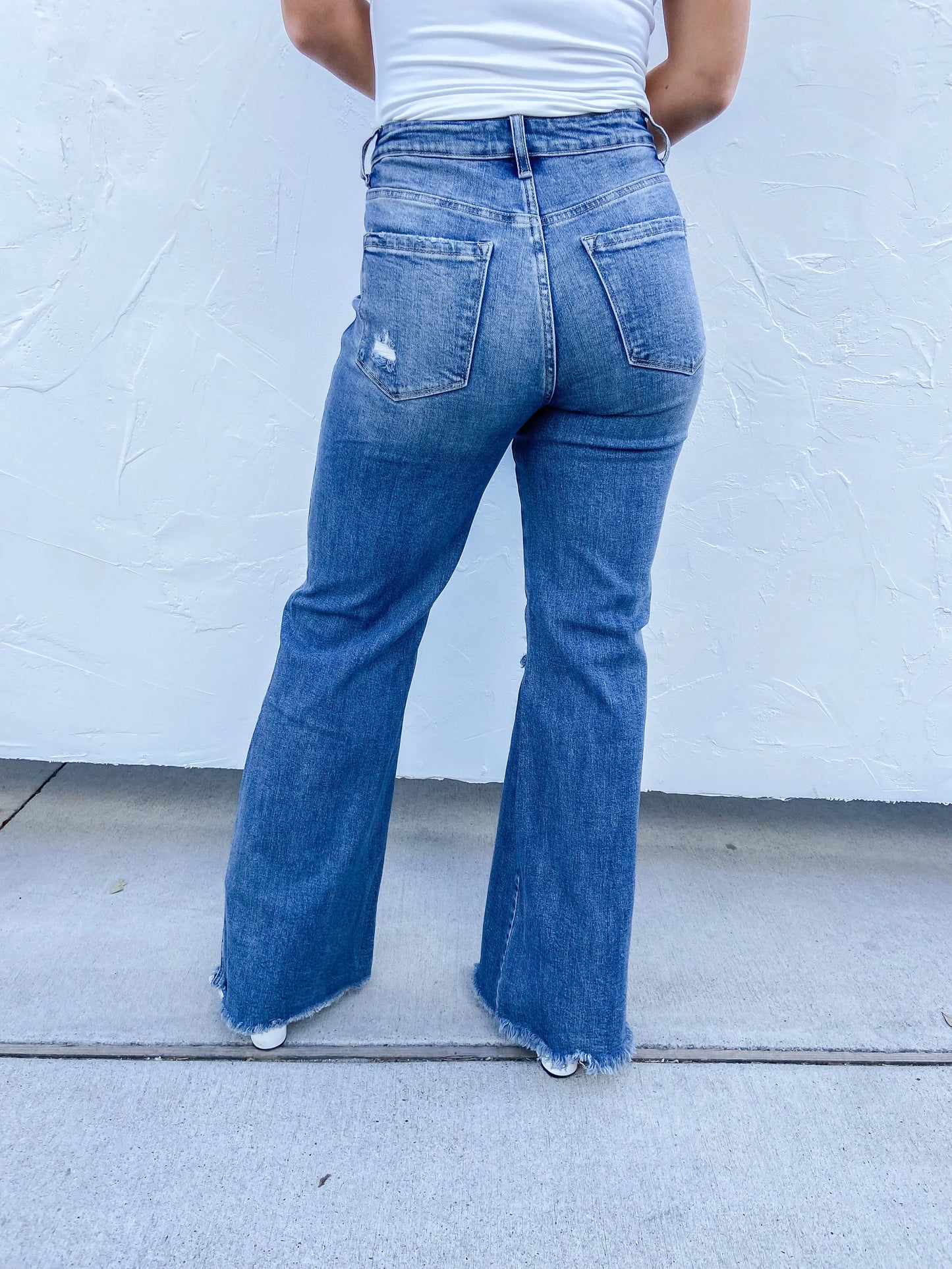 Blakeley-Straight Distressed Jeans