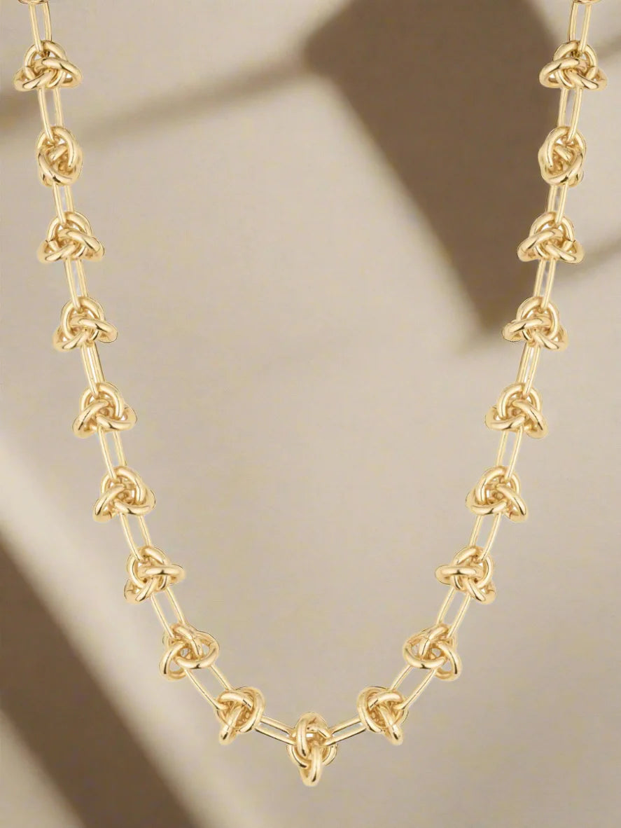Alluring Edge Chunky Knot Chain Necklace