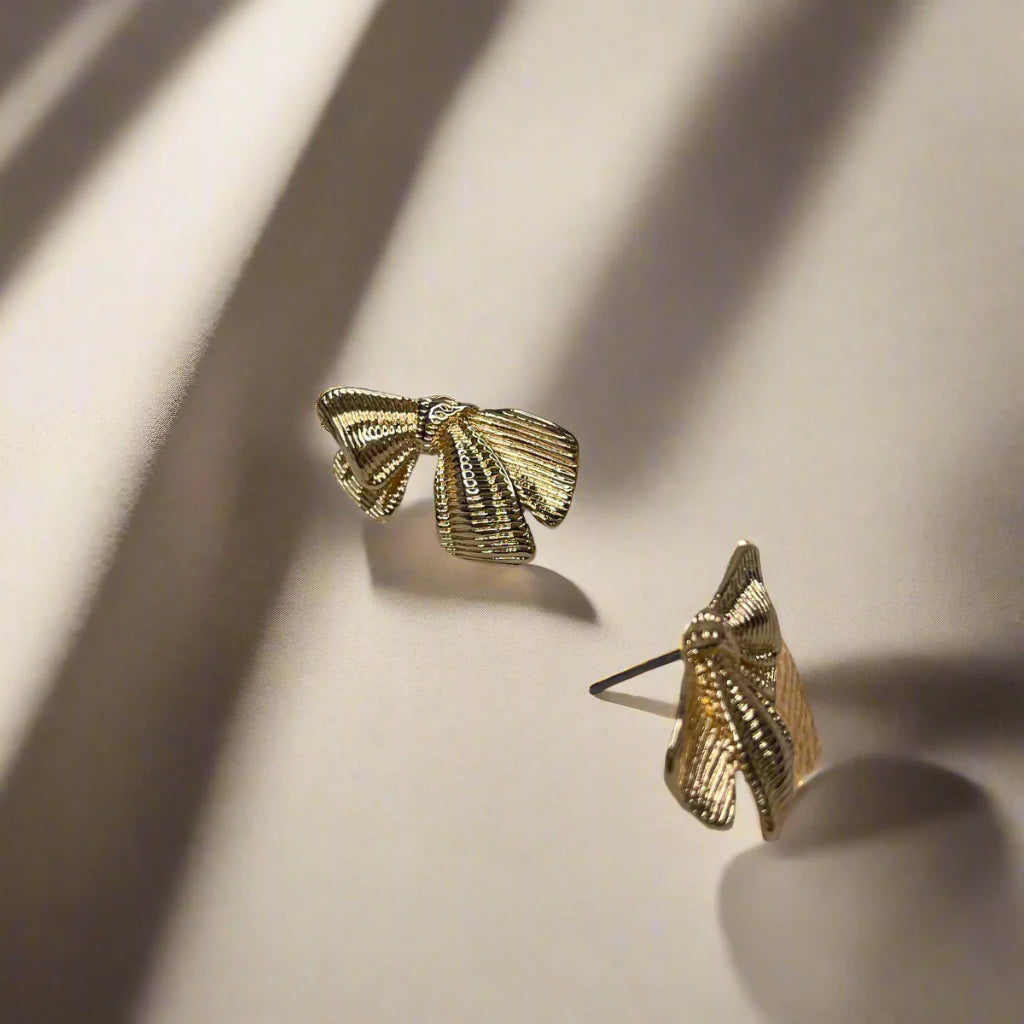 Ribbed Bow Stud Earring