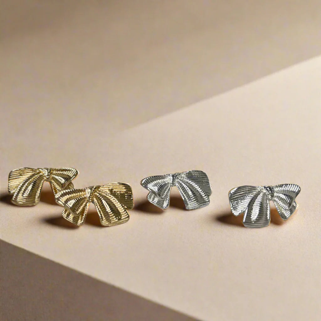 Ribbed Bow Stud Earring