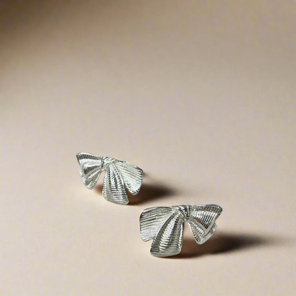 Ribbed Bow Stud Earring