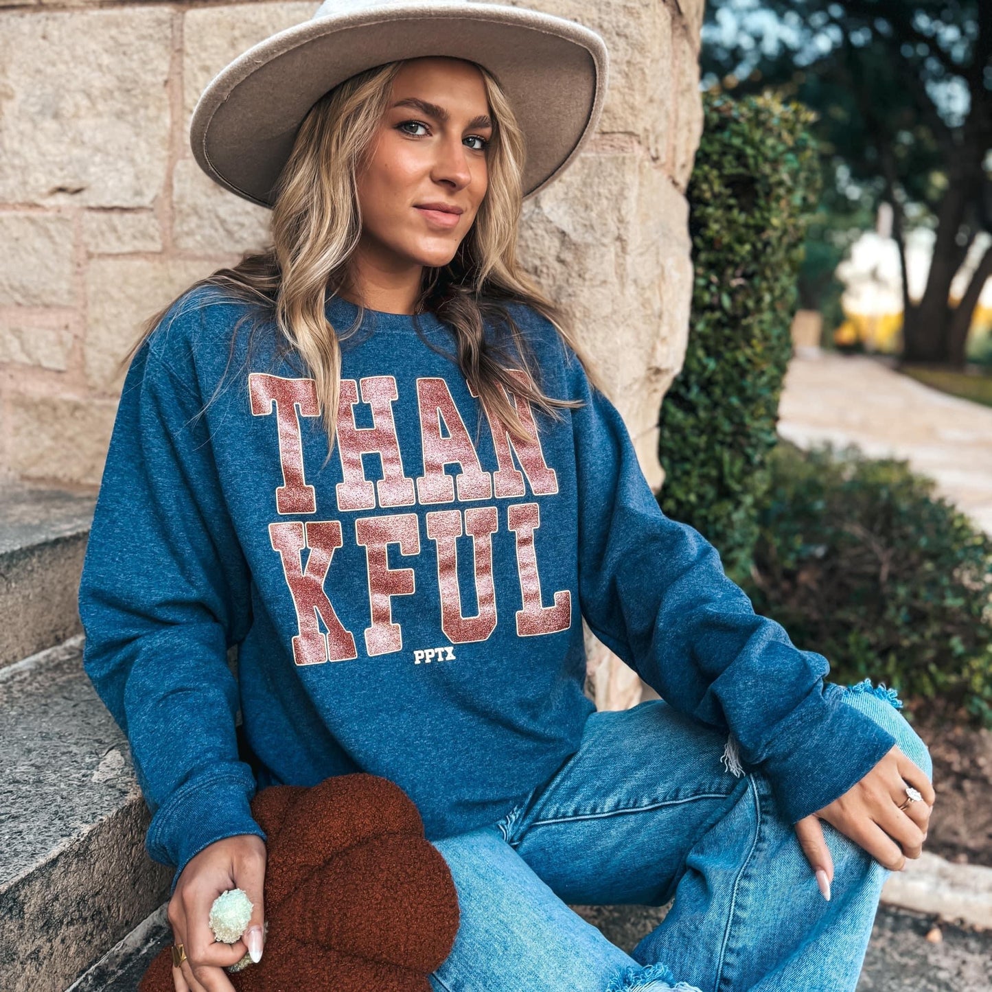 "Thankful" Glitter Sweatshirt